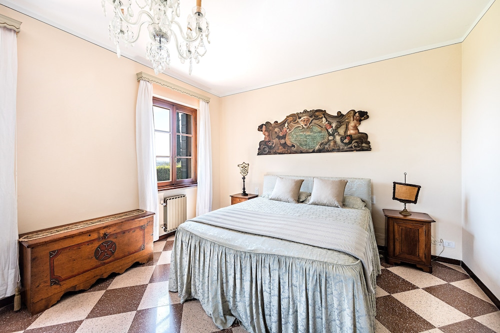 Basic Villa photo 3