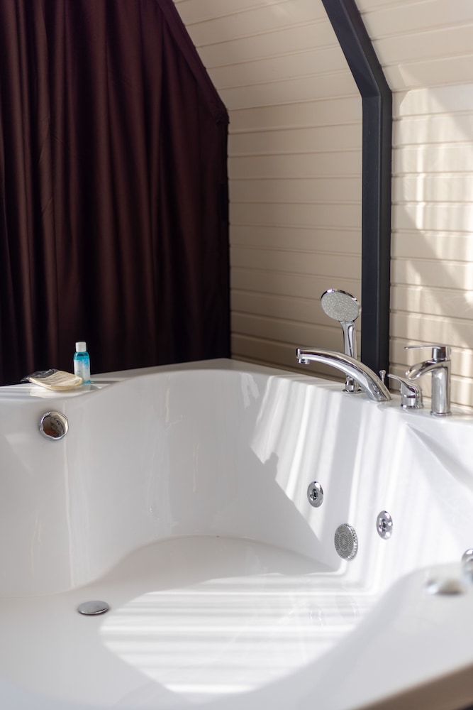 Superior Bungalow - Photo 12