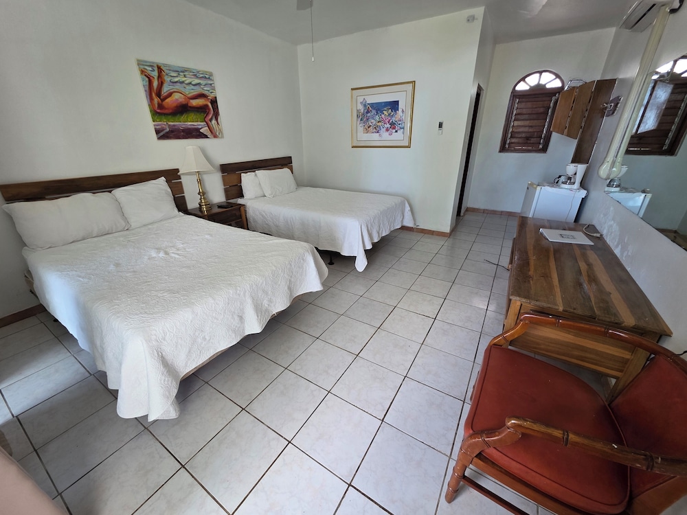 Seaview Deluxe (Double): Room 3 photo 2