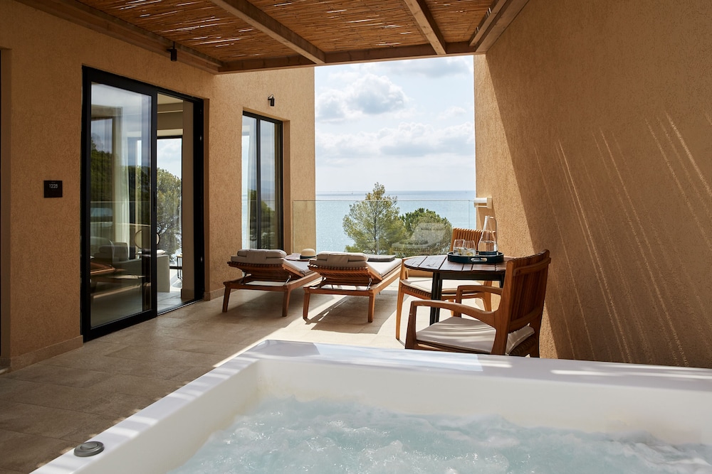 Junior Suite, Hot Tub (Grace Rooms & Suites) photo 3