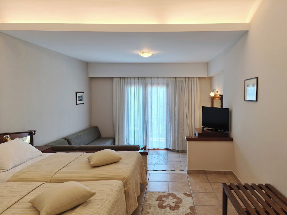 Standard Double or Twin Room, Non Smoking, Balcony - Photo 1