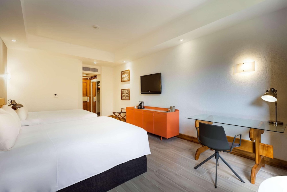 Premium Room, 2 Double Beds, Non Smoking - Photo 3