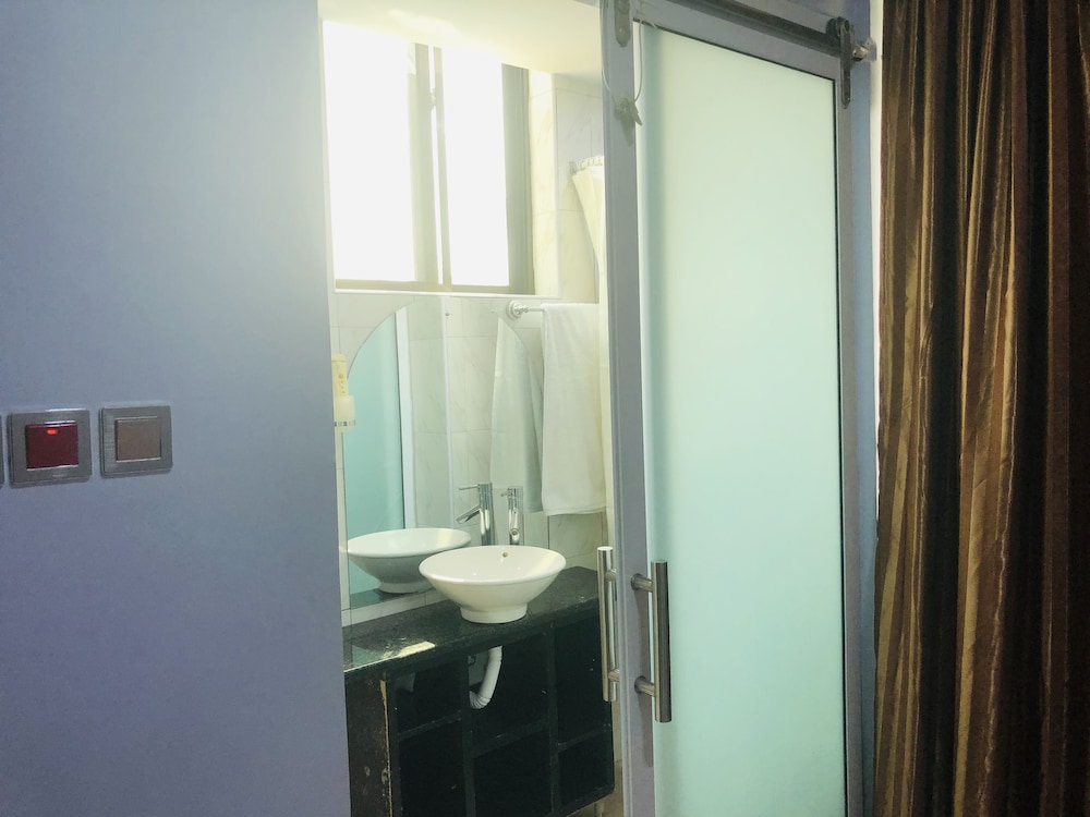 Suites Rooms (7)