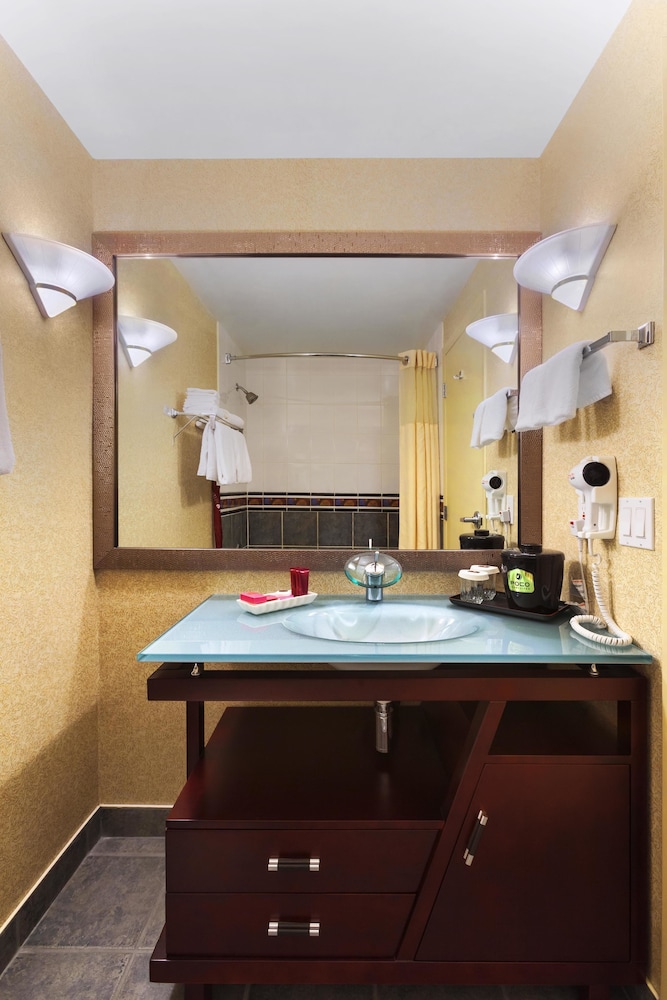 Standard Room, 2 Queen Beds (Interior Entrance) photo 3