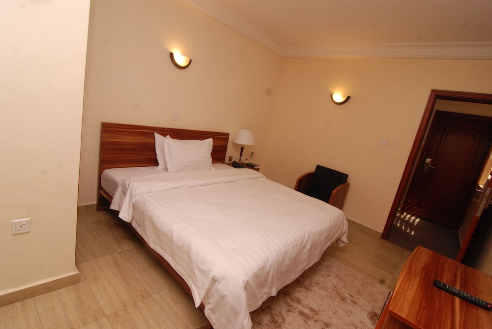 Double Room - Photo 12
