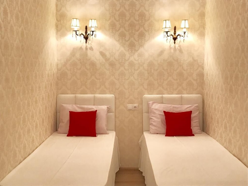 Design Apartment, 3 Bedrooms, Mezzanine photo 3