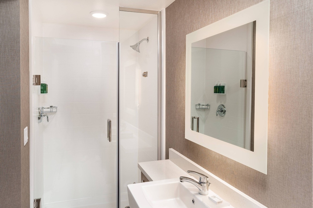 Suite, Multiple Beds - Photo 8