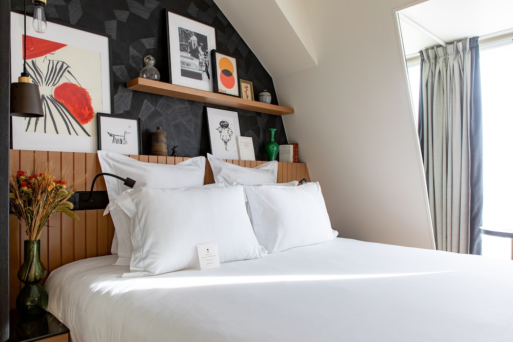 Chambre Deluxe Triple Toit de Paris