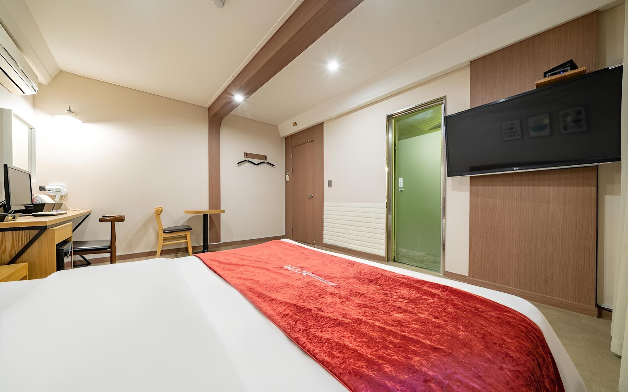 Room (Standard-OTT (Bathtub Electric Mat)) photo 2