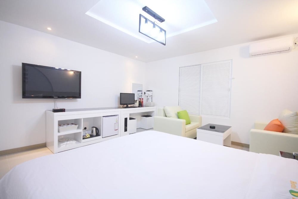 Room (Standard room) - Photo 13