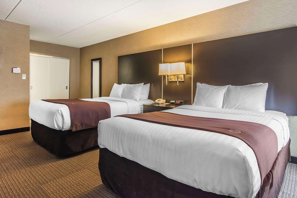 Suite, Multiple Beds, Non Smoking - Photo 4