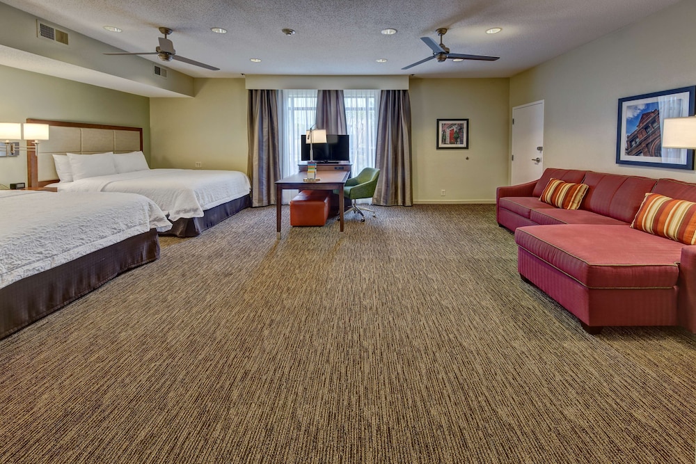 Suite, 2 King Beds, Sofa Bed - Photo 3