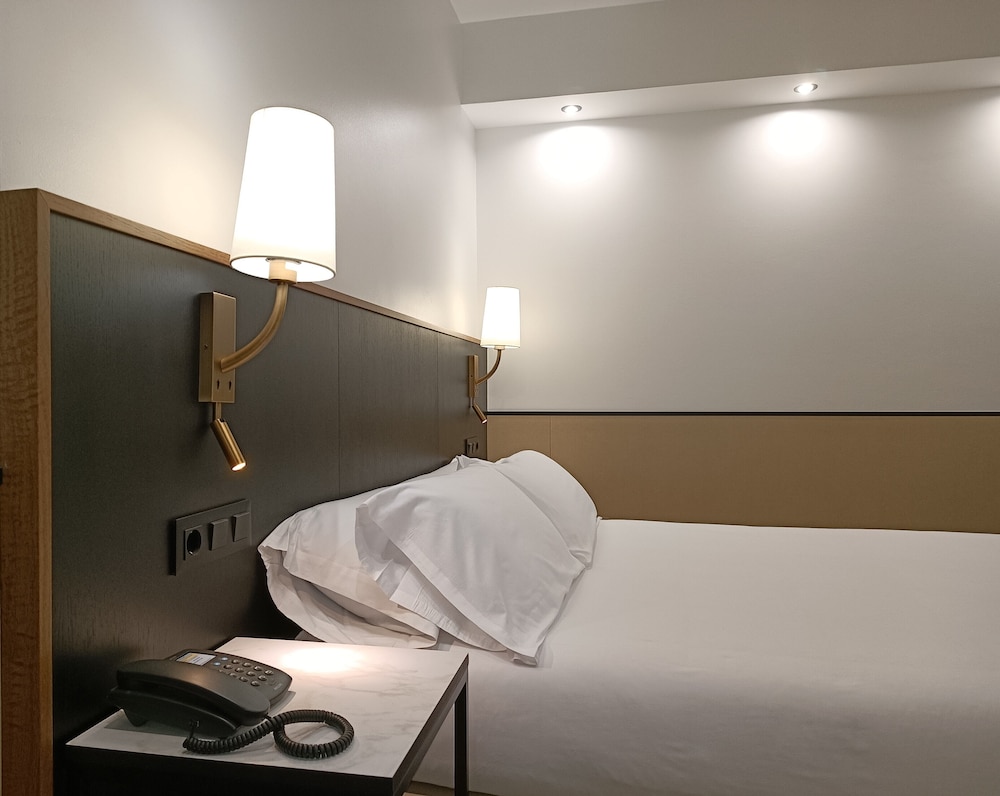 Superior Room - Photo 11