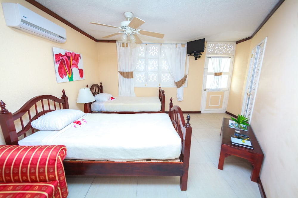 Junior Suite, 2 Bedrooms, Garden View (with Full- Time Nanny Service) photo 1