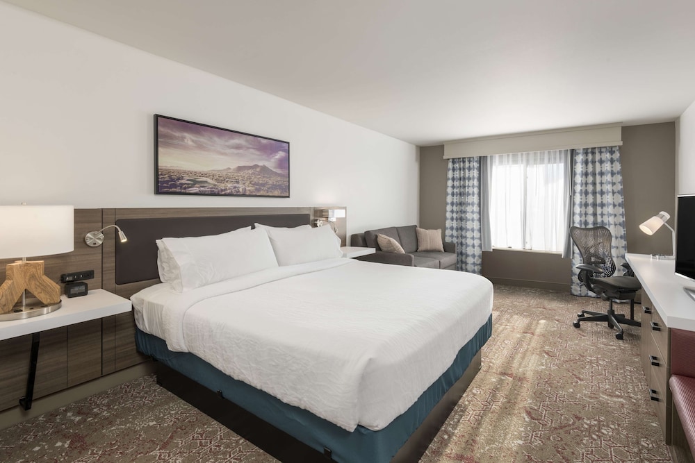 One King Bed And Sofabed photo 1