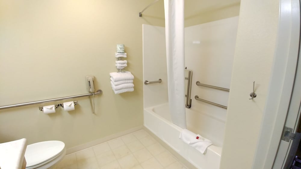 Room, 2 Queen Beds, Accessible, Non Smoking (Mobility Accessible) - Photo 13