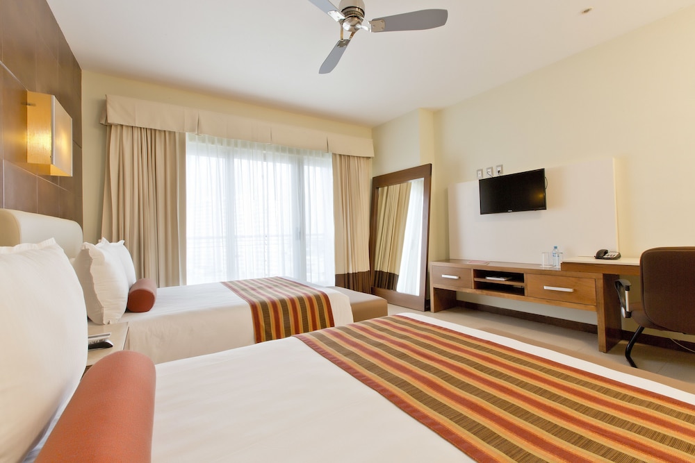 Standard Room, 2 Double Beds (Free Beach Club Access) - Photo 6