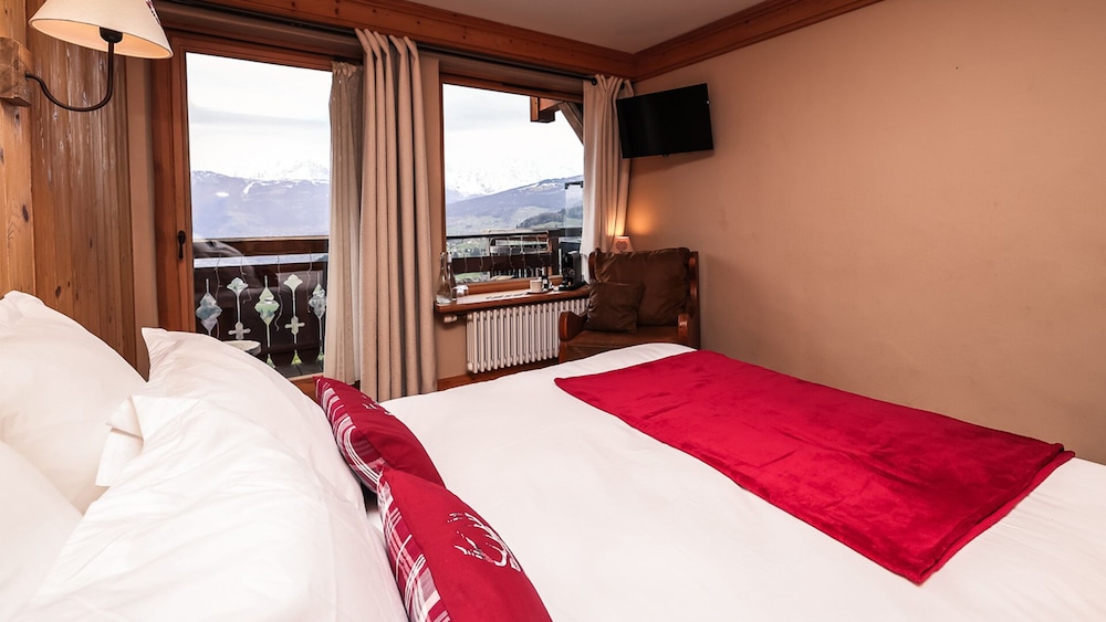 Standard Room, 1 King Bed, Mountain View photo 2