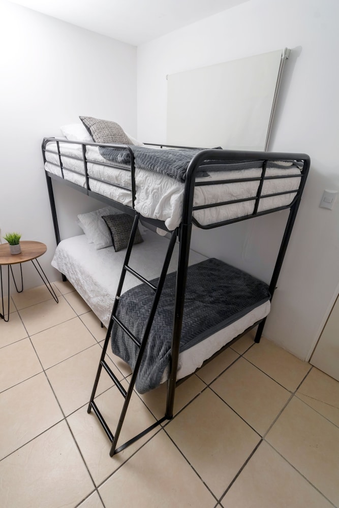 Basic Quadruple Room photo 2