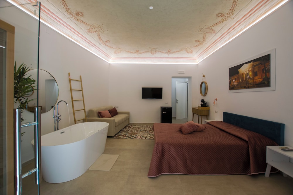 Luxury Suite, Balcony, City View