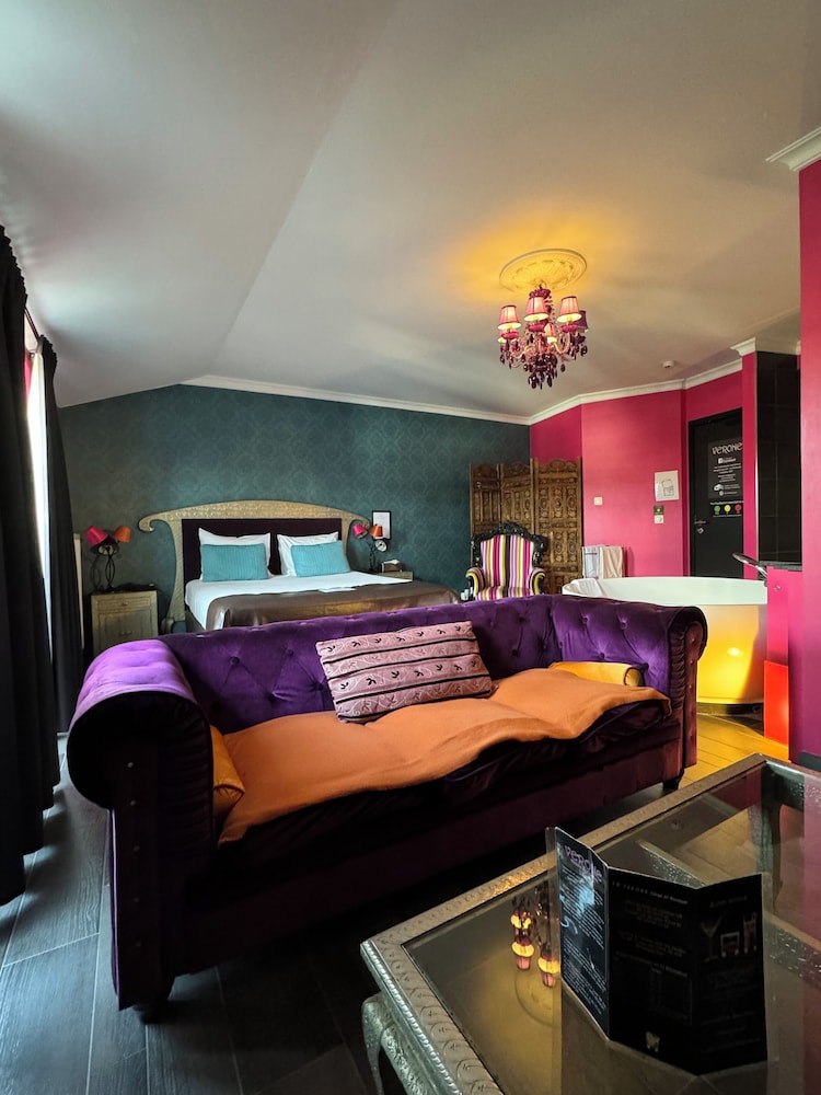 Deluxe Double Room, Jetted Tub photo 3