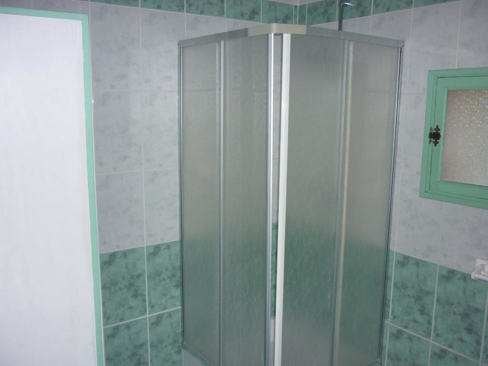 Double Room - Photo 7