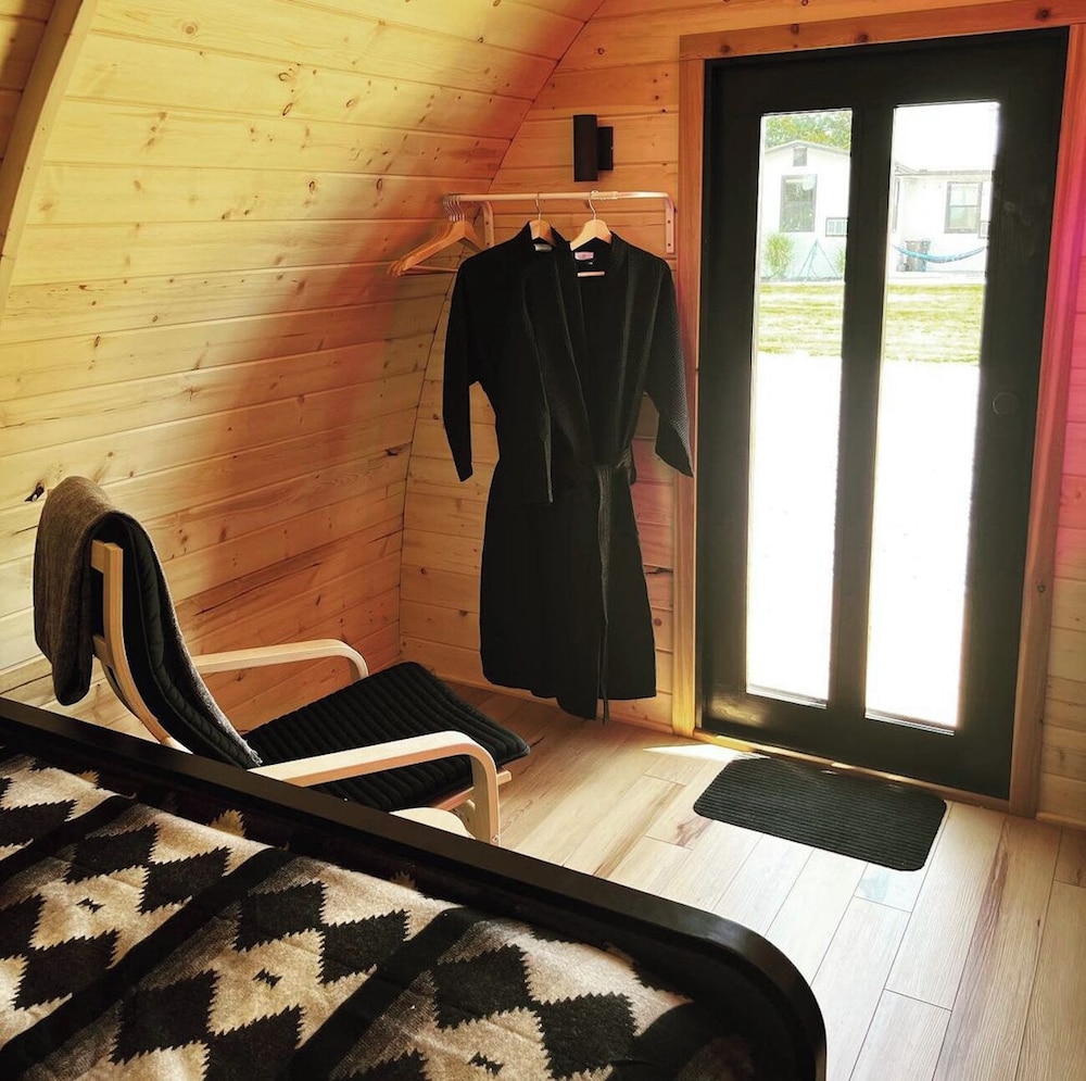 #16, White River Cabin photo 3