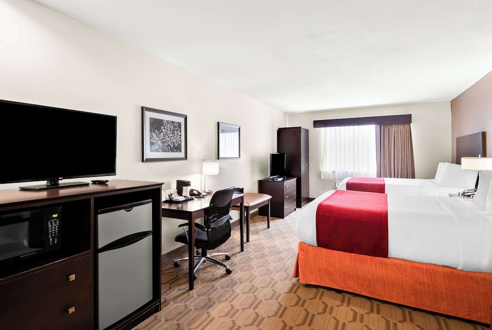 Suite, Multiple Beds, Non Smoking, Kitchen (Living Room) photo 3
