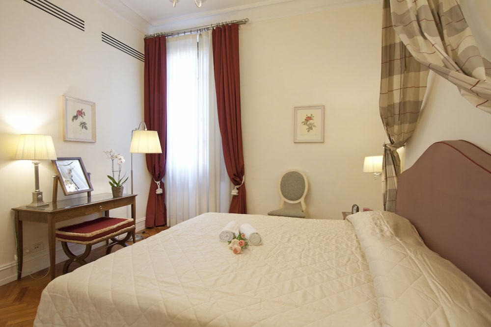 Deluxe Apartment, 1 King Bed with Sofa bed thumbnail 6