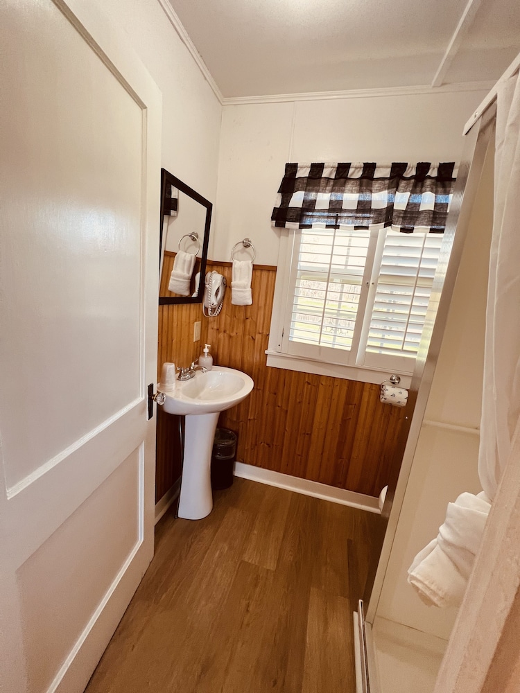 Cottage, 1 Queen Bed with Sofa bed, Kitchenette