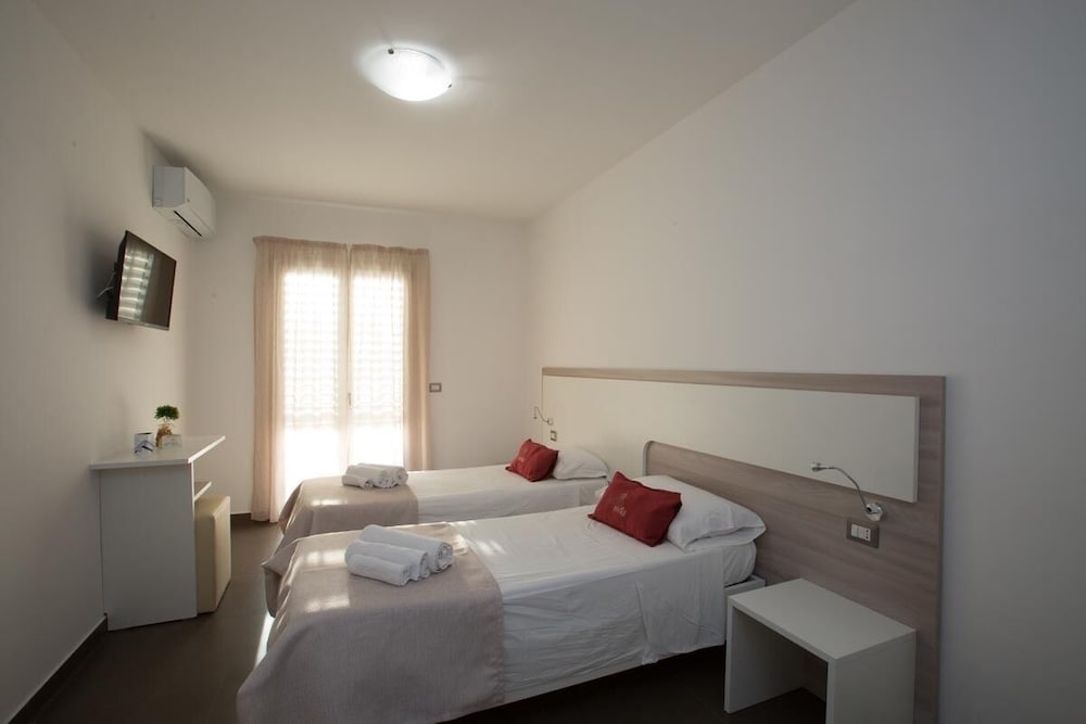 Double or Twin Room, Balcony, Sea View photo 1