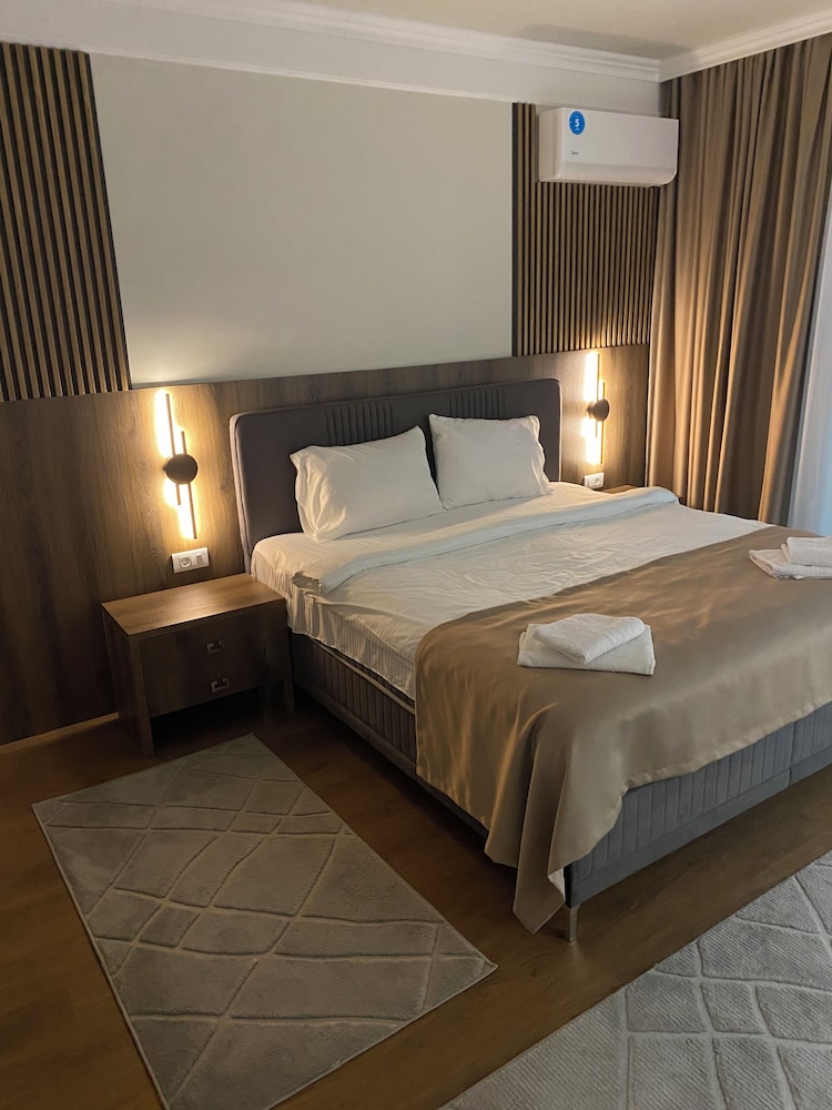 Superior Room, Mountain View