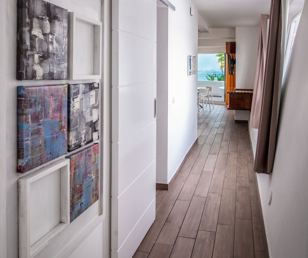Apartment with Sea View - B2 photo 2
