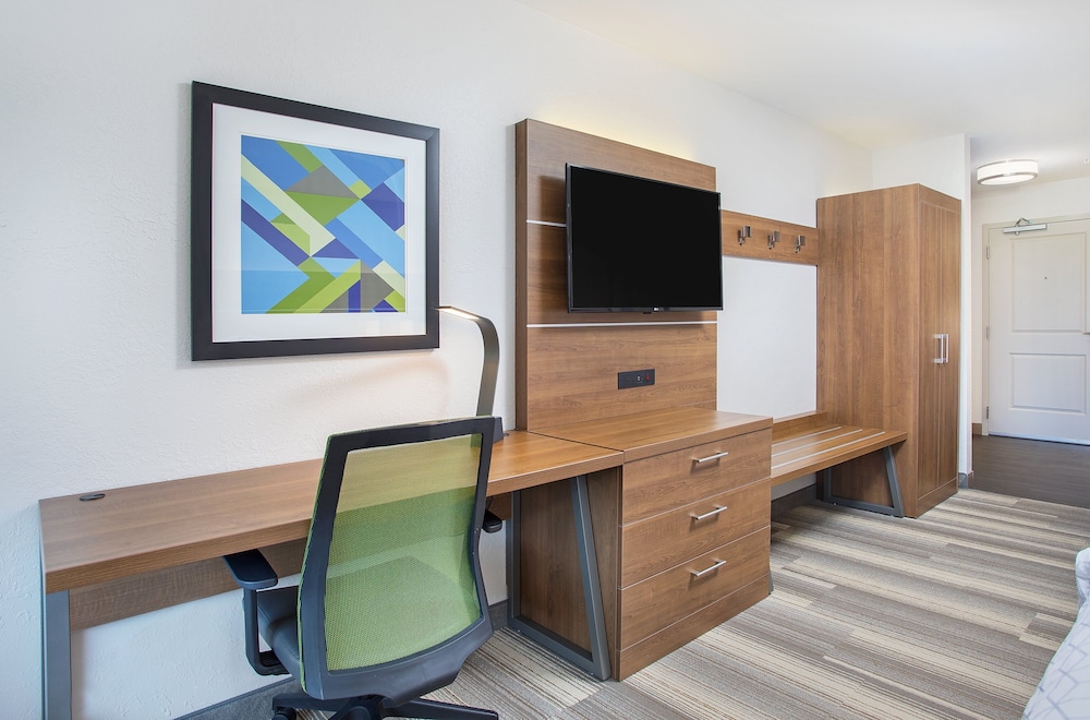 Suite, 1 King Bed with Sofa bed, Accessible, Non Smoking (Hearing)