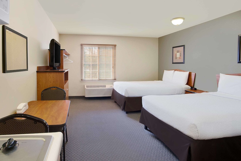 Standard Studio Suite, 2 Queen Beds, Non Smoking, Kitchen