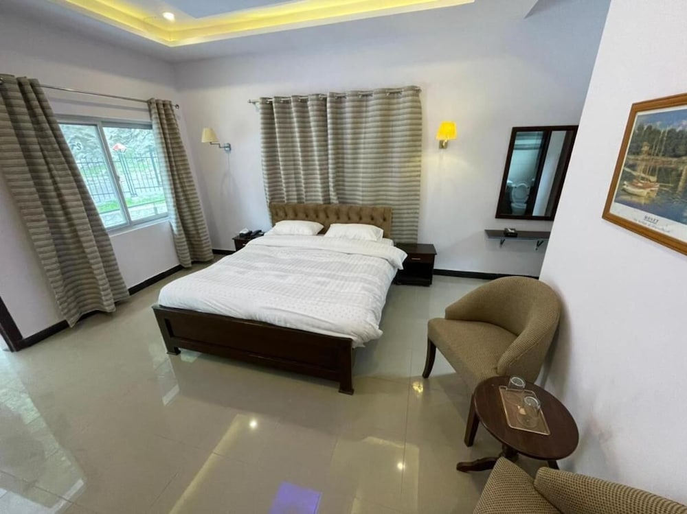 Deluxe Double Room - Photo 12