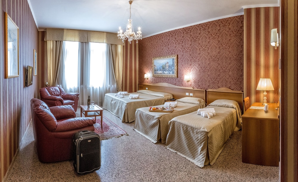 Superior Quadruple Room, 1 Bedroom, Accessible, Non Smoking photo 1