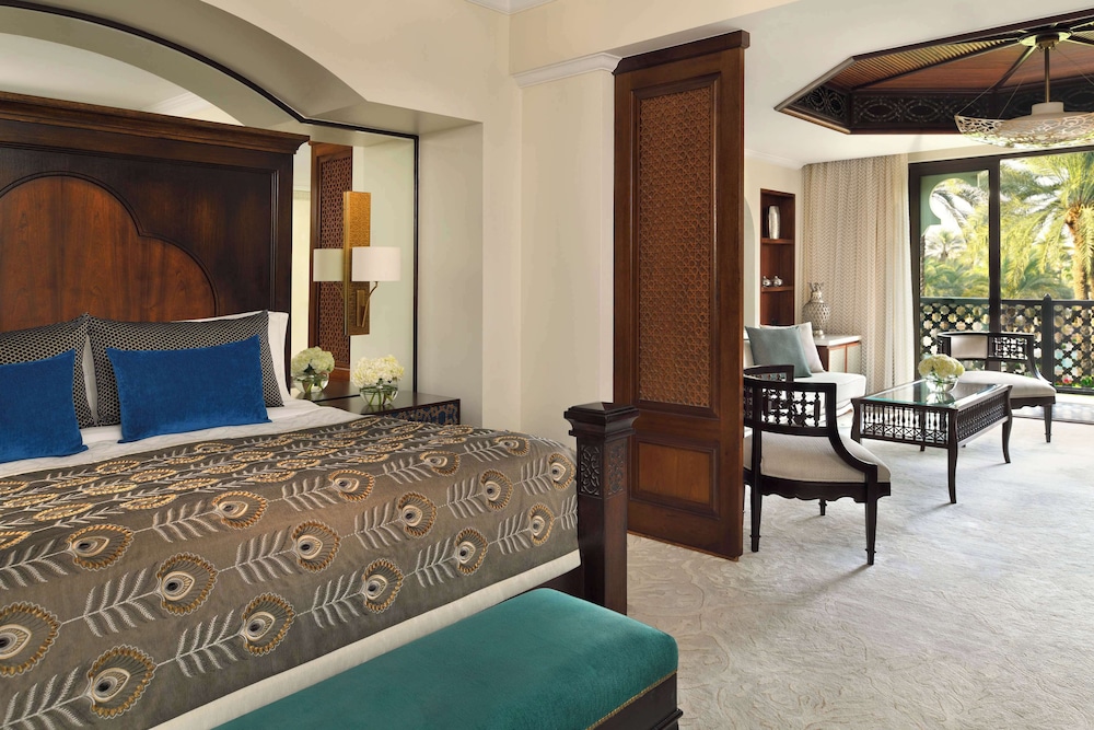 Junior Suite (Residence, UAE Resident, with Host)