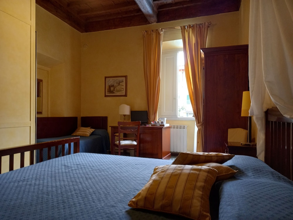 Comfort Triple Room, Private Bathroom photo 1