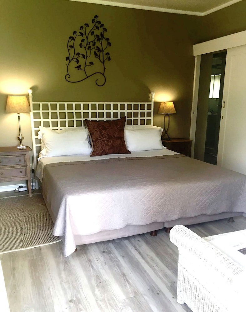 Room (King) photo 1
