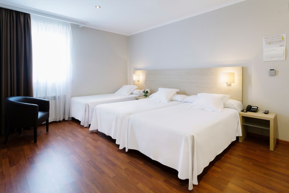 Triple Room - Photo 1
