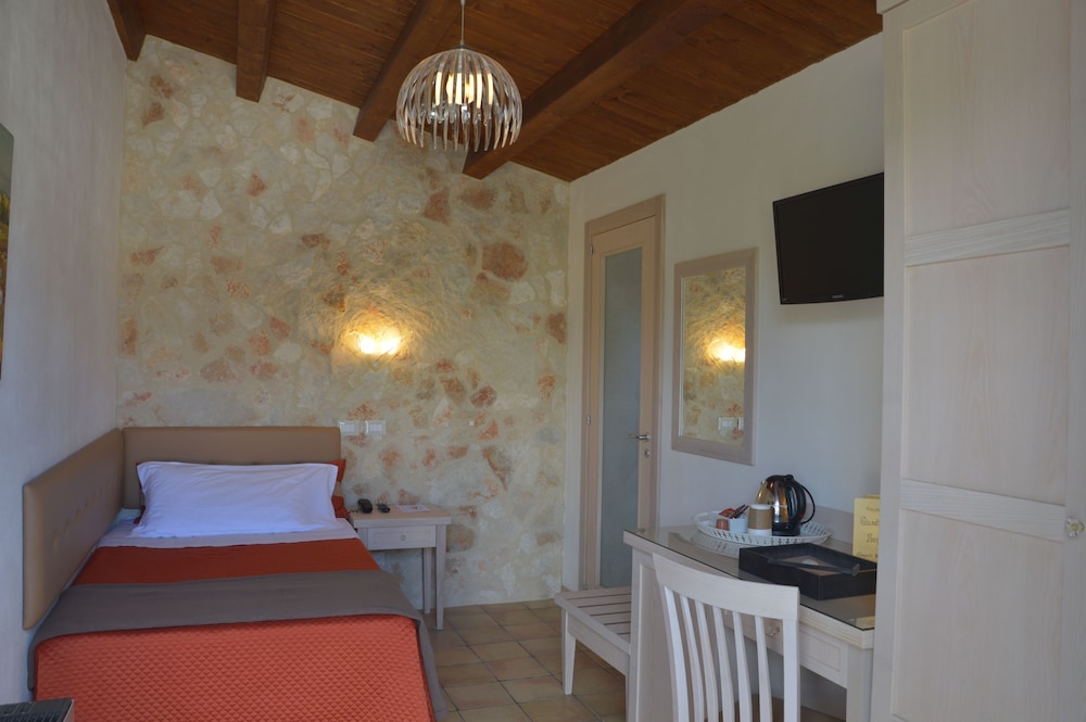 Economy Room, Ensuite, Garden View