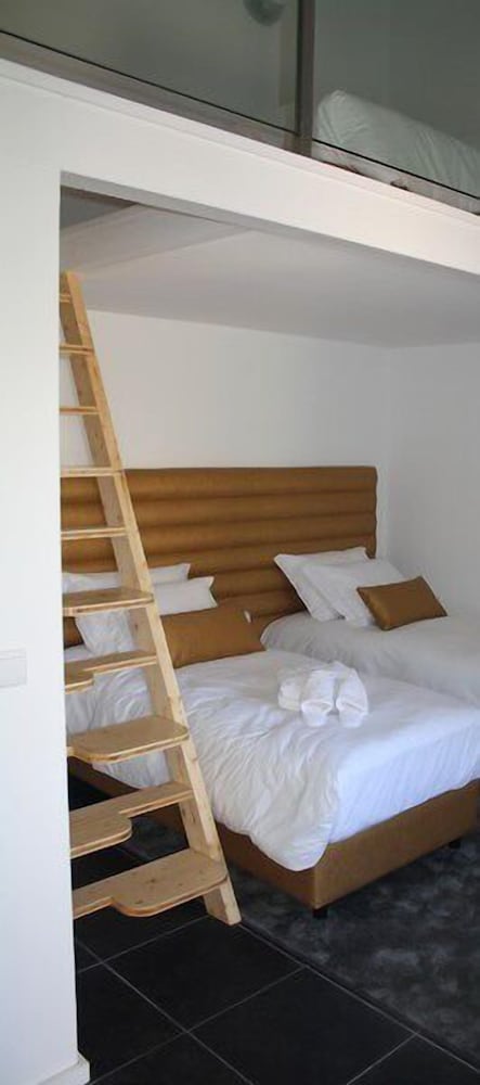 Deluxe Triple Room (3 People) photo 2