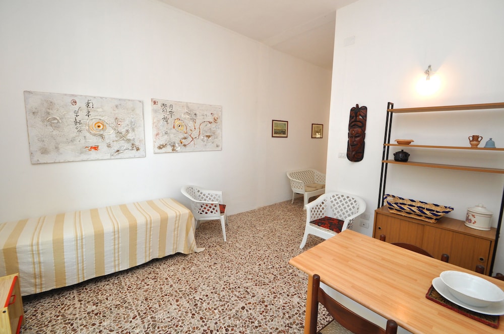 Villa photo 2