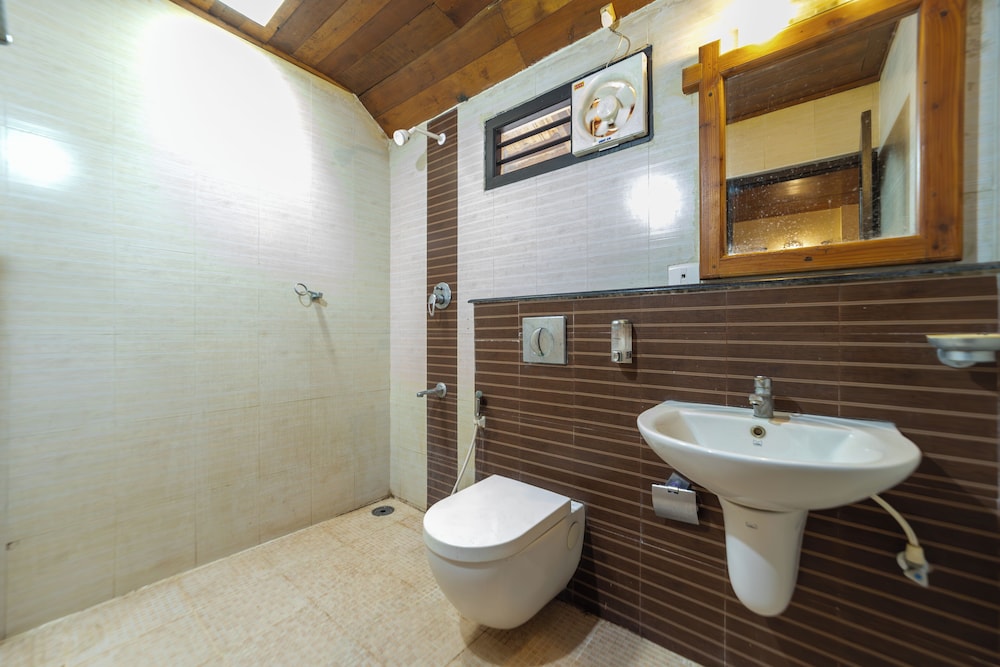 Superior Villa, Lake View photo 3