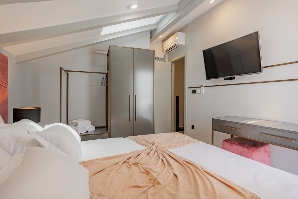 Deluxe Double Room - Photo 2