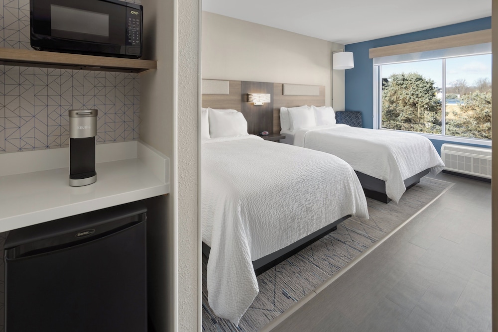 Standard Room, 2 Queen Beds, Non Smoking (Communications) - Photo 1