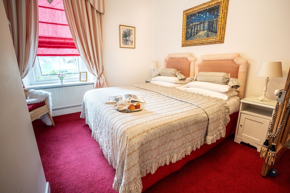 Standard Double or Twin Room, Ensuite photo 2