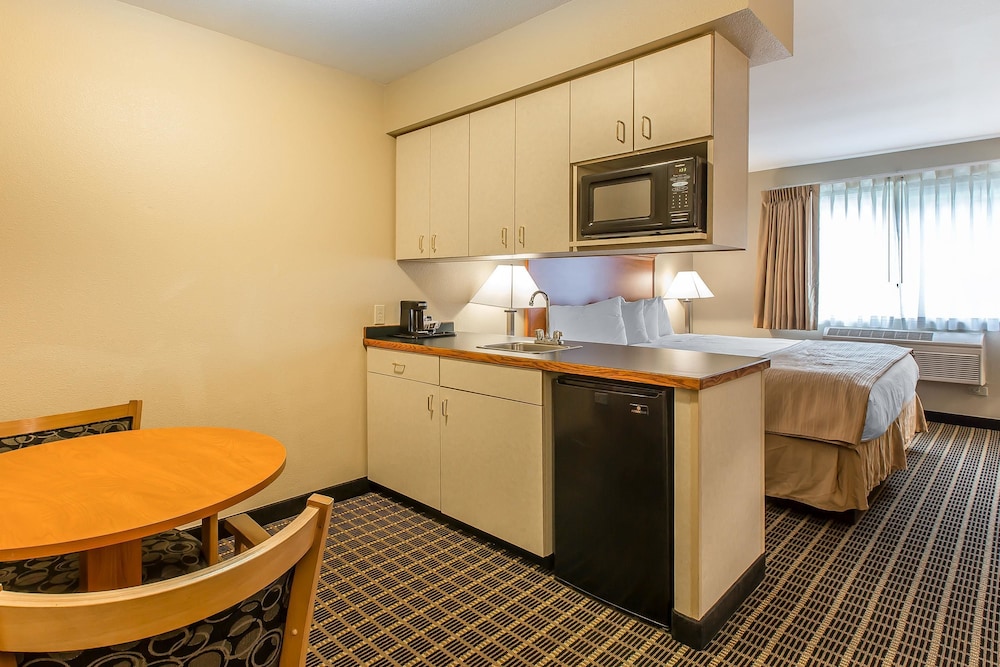 Room, 1 King Bed, Accessible, Non Smoking - Photo 1