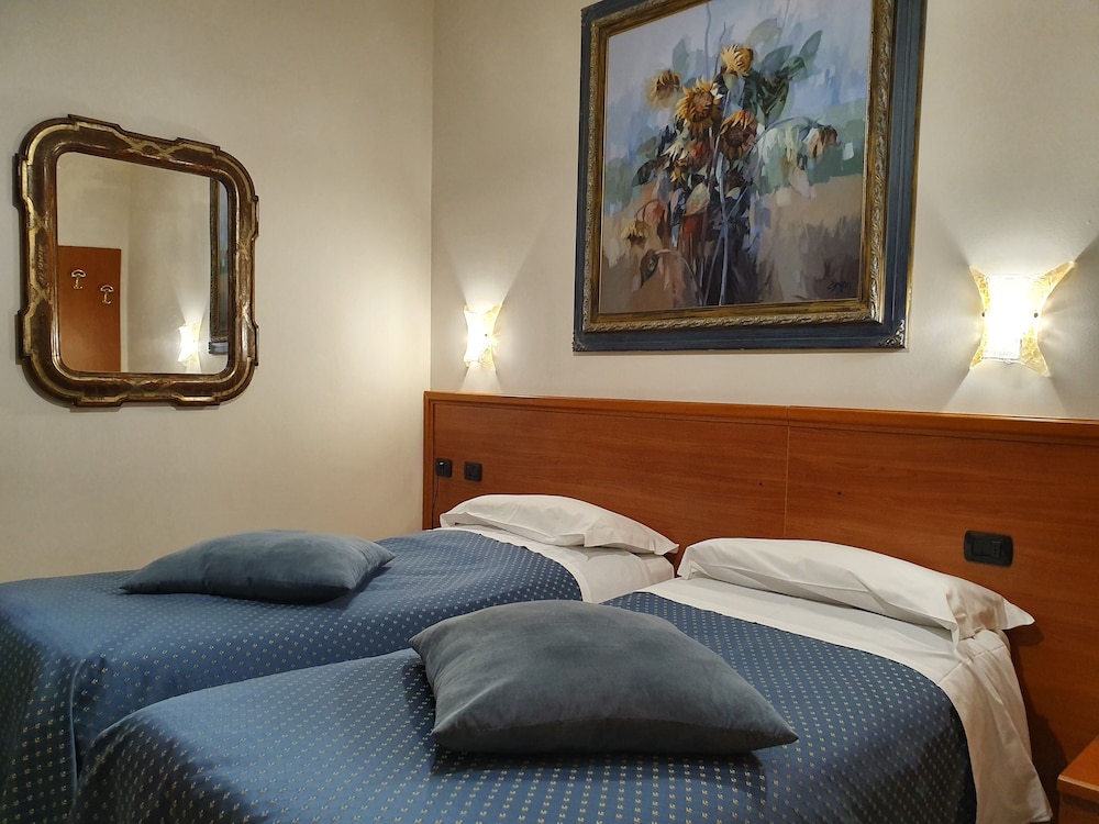 Double or Twin Room photo 1